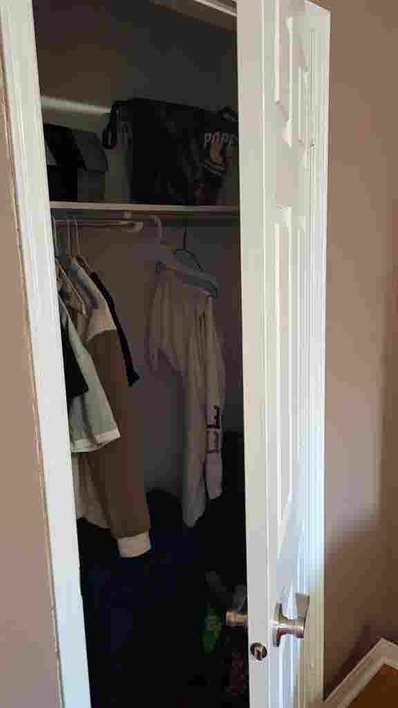 Room for rent  Safe Home Good stude