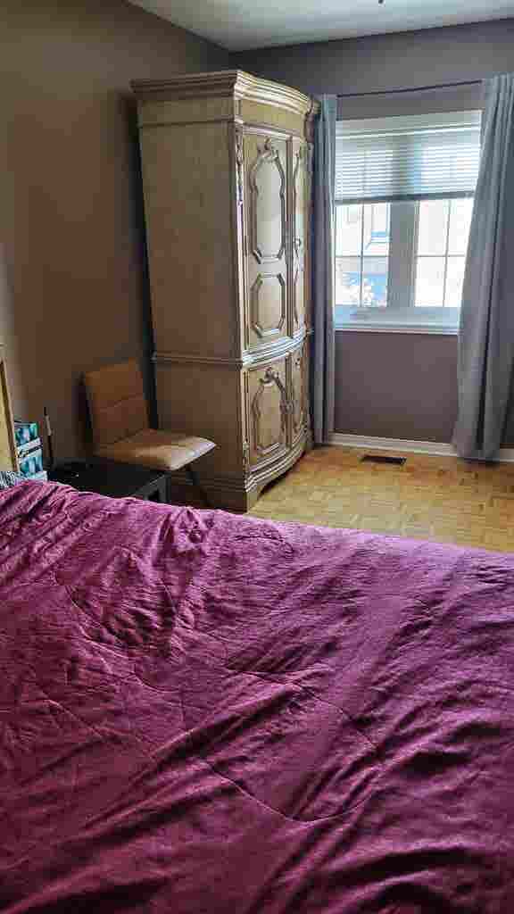 Room for rent  Safe Home Good stude