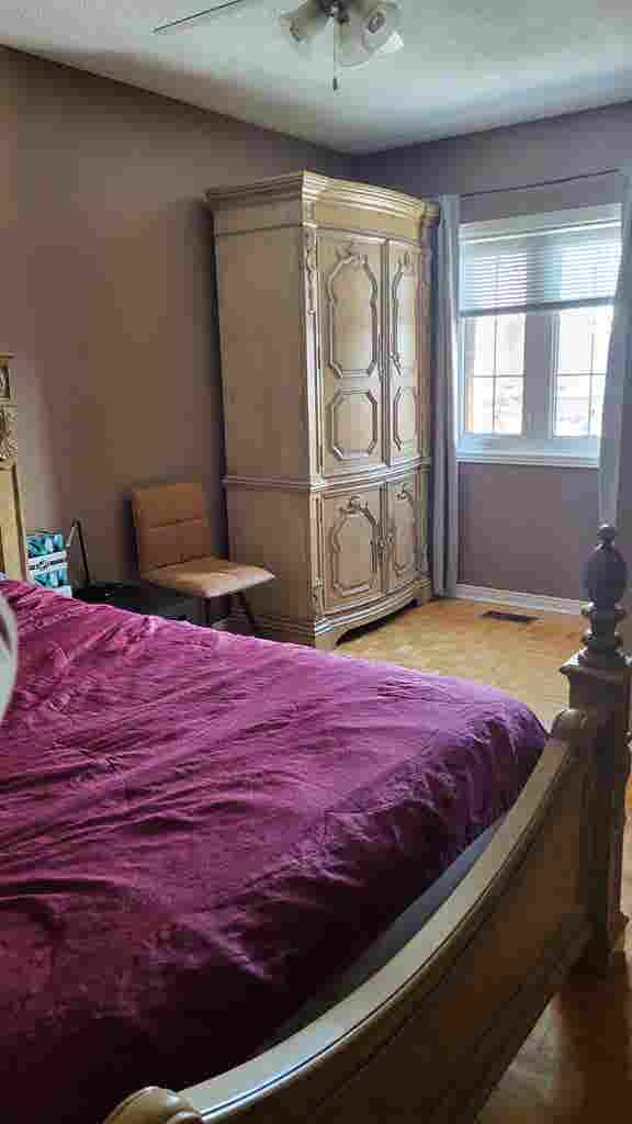 Room for rent  Safe Home Good stude