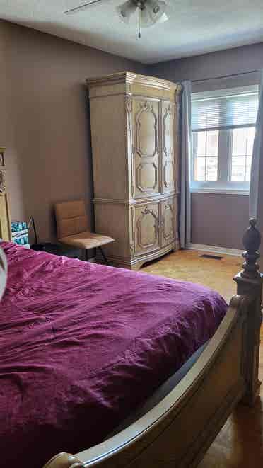 Room for rent  Safe Home Good stude
