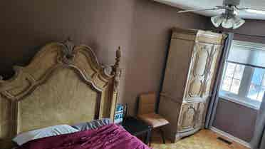Room for rent  Safe Home Good stude