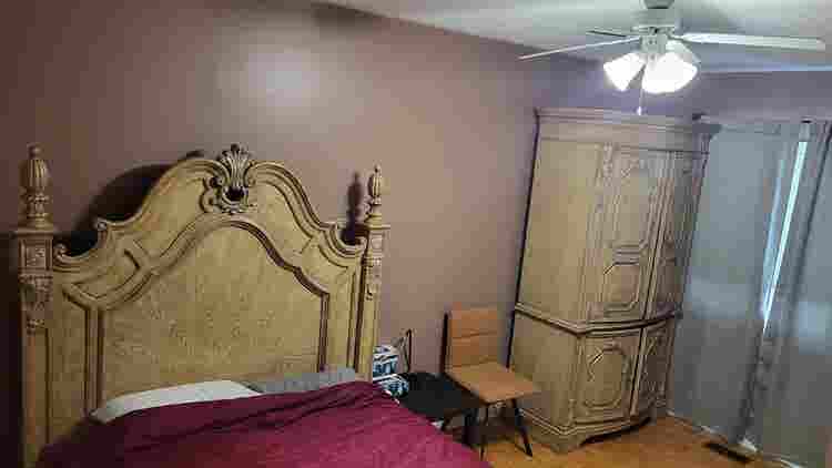 Room for rent  Safe Home Good stude