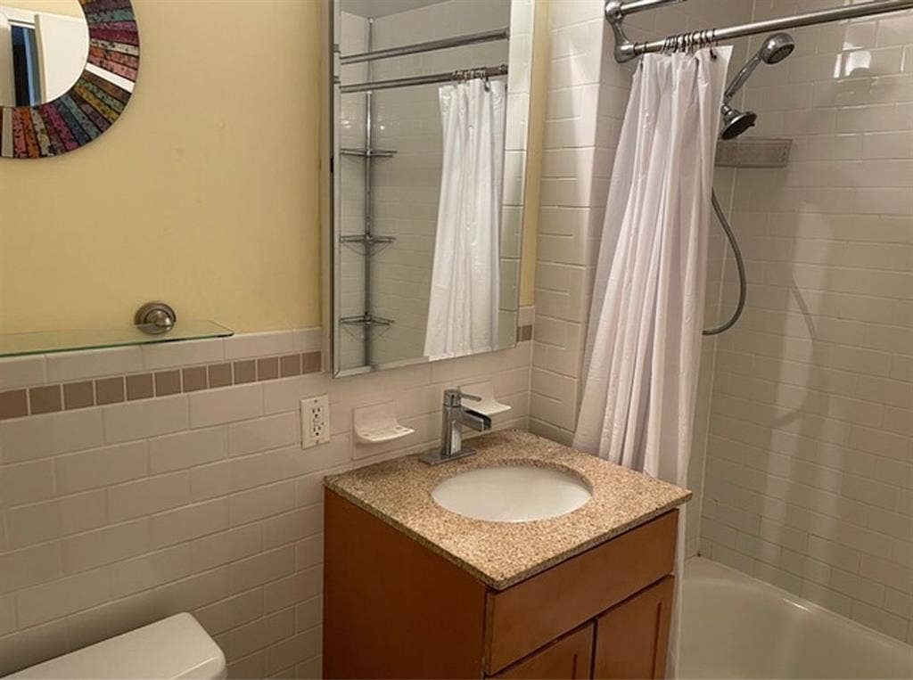Furnished bath in Harlem