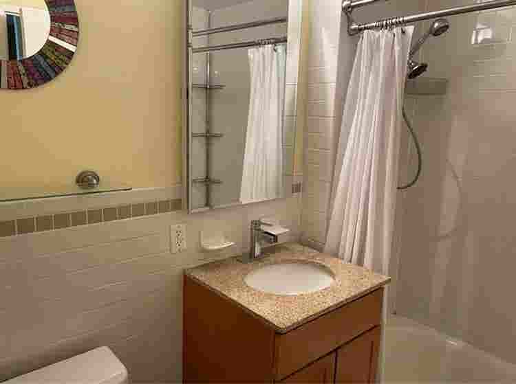 Furnished bath in Harlem