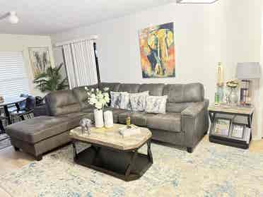 Room in Modern Stuar Fl.