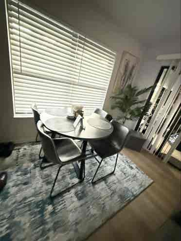 Room in Modern Stuar Fl.