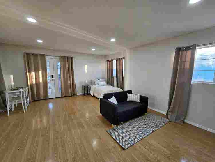 Studio for rent in Long Beach