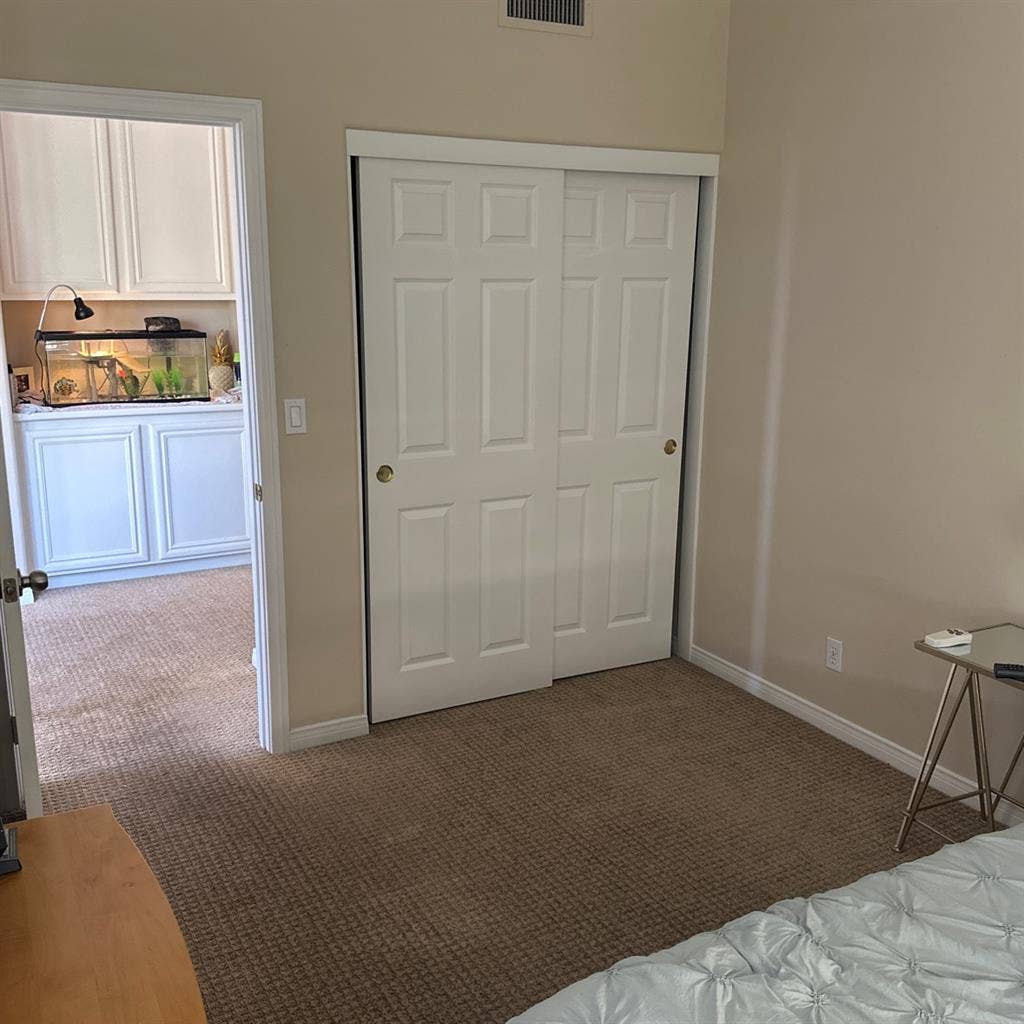 Single bedroom for rent