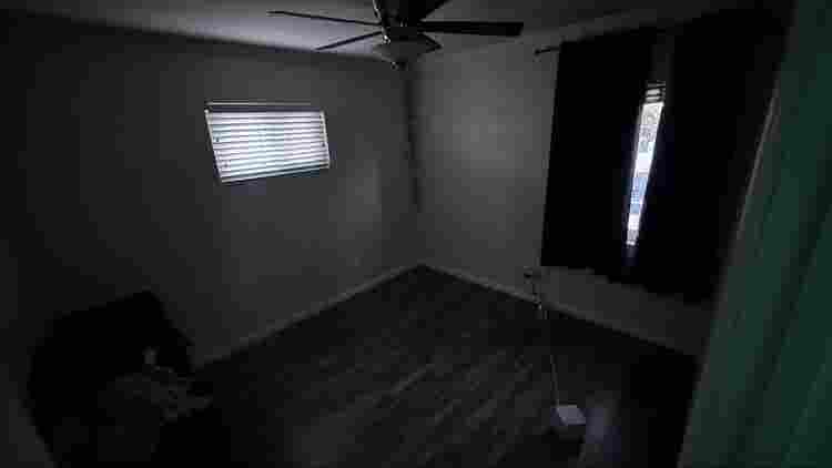 1 ROOM FOR RENT read descriptionn