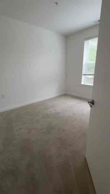 Looking for a 3rd roommate
