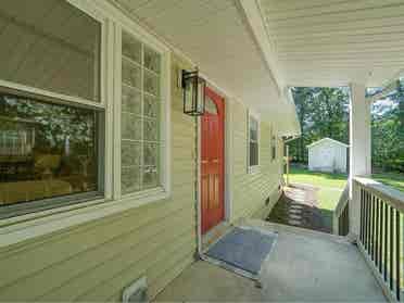Looking for a Roomate