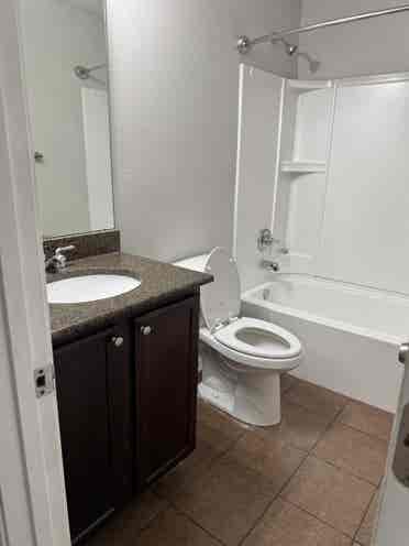 Looking for Roommate