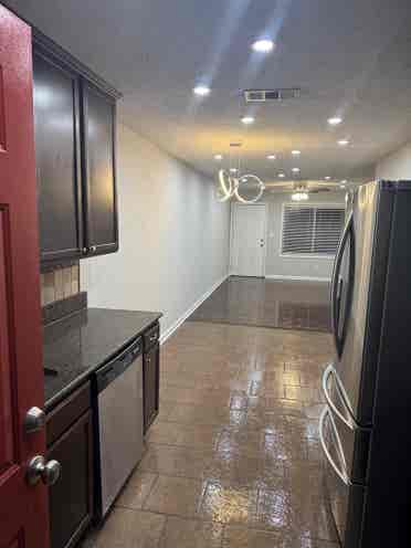 Looking for Roommate