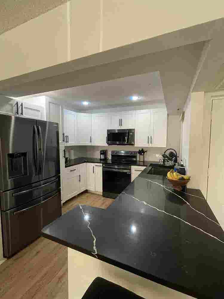 Looking for a roomate