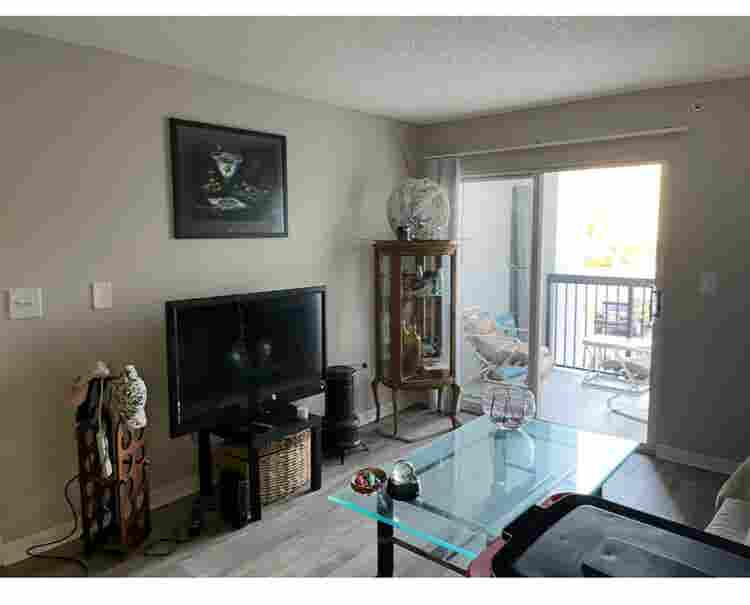 Looking for Roommate Late Sept-Oct
