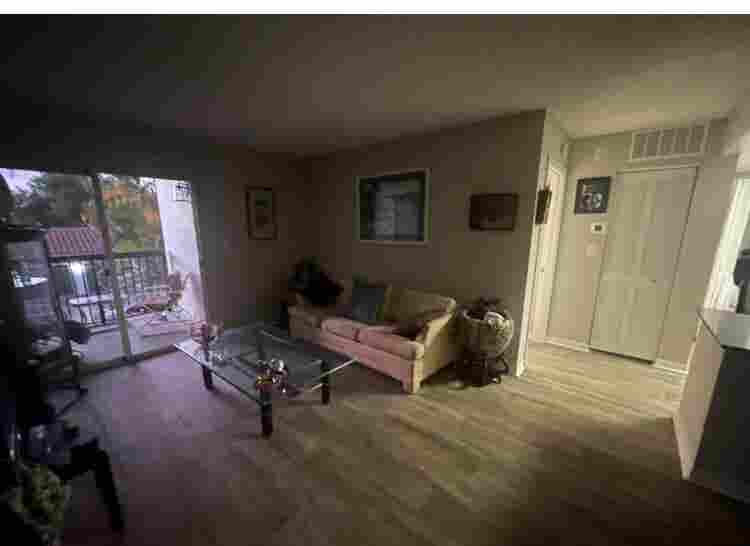 Looking for Roommate Late Sept-Oct