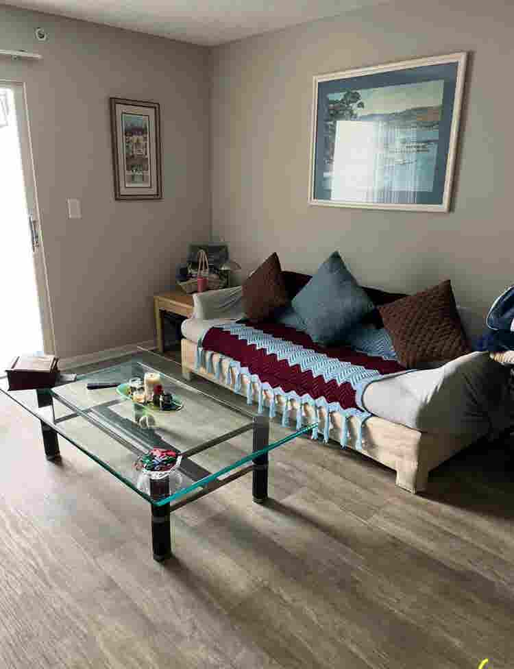 Looking for Roommate Late Sept-Oct