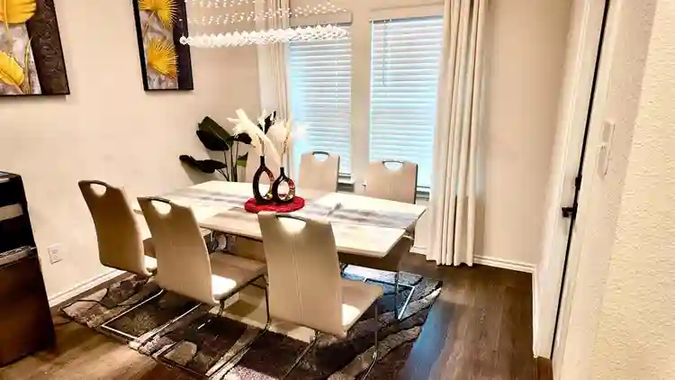 4 BR in Dallas