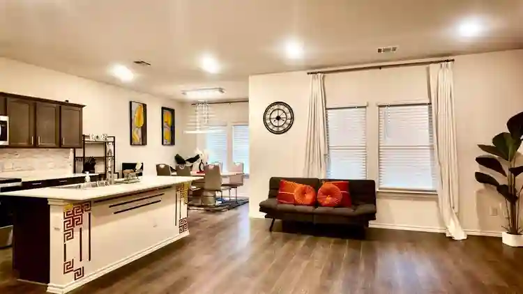4 BR in Dallas