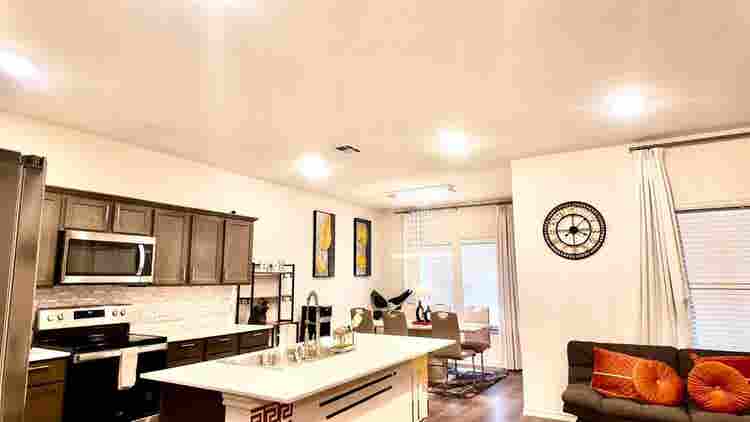 4 BR in Dallas
