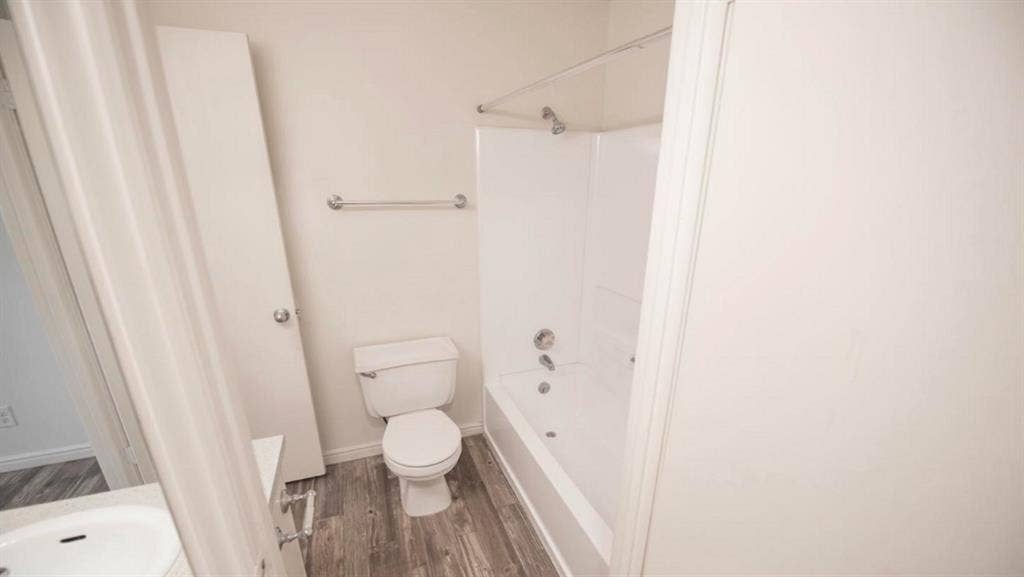 3 beds
2 baths
 sqft.