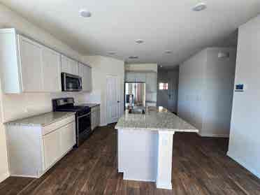 4 BR in Georgetown