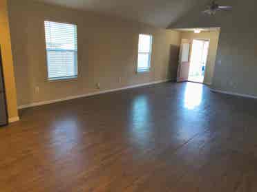 4 BR in Manor