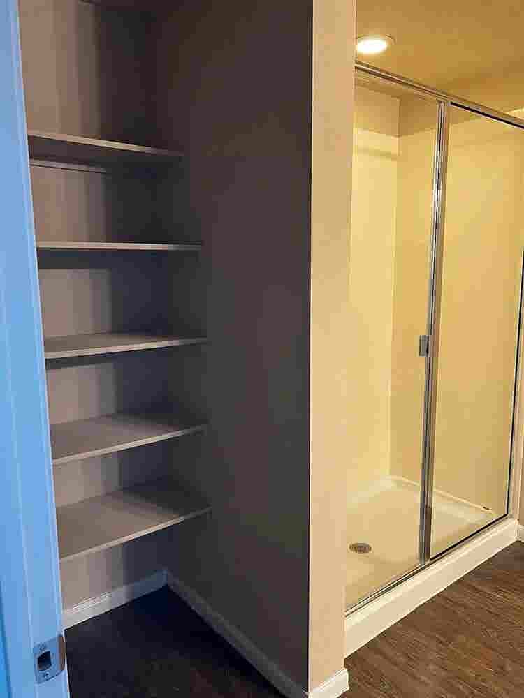4 BR in Manor