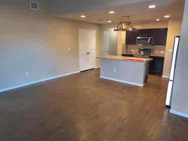 4 BR in Manor