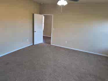 4 BR in Manor