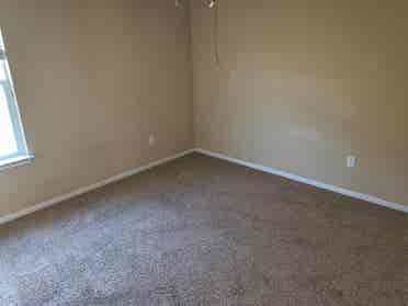 4 BR in Manor