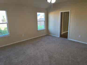 4 BR in Manor