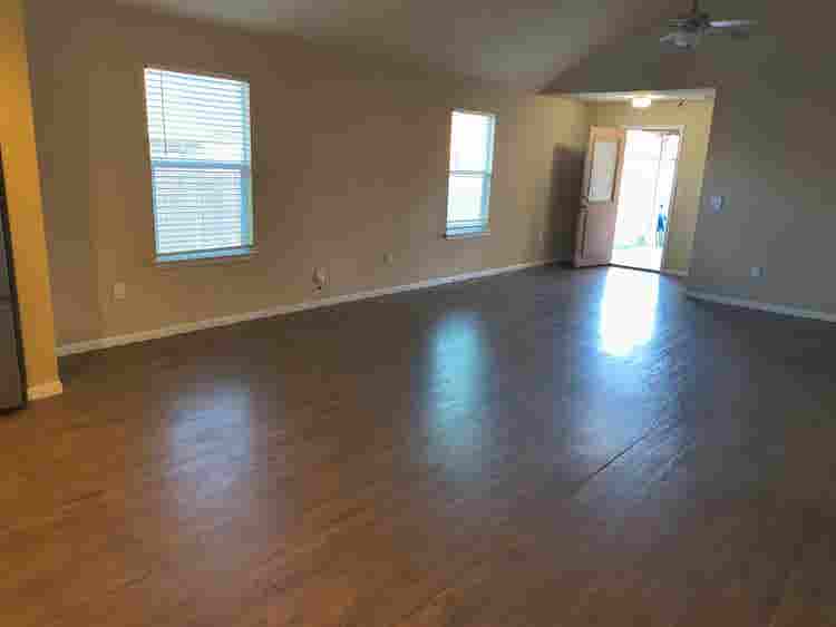 4 BR in Manor