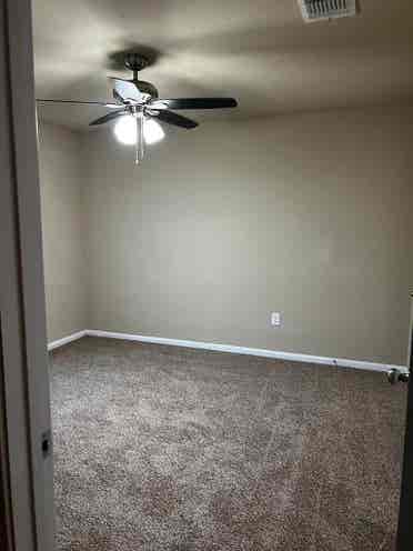 4 BR in Manor
