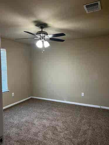 4 BR in Manor