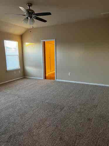 4 BR in Manor