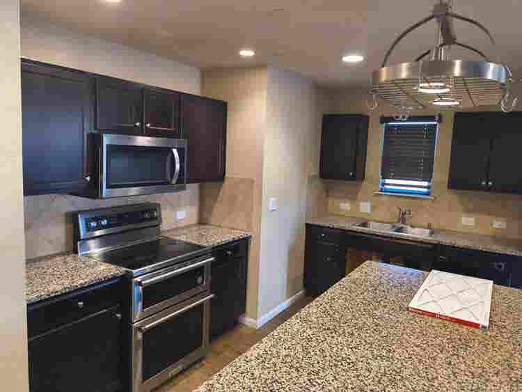 4 BR in Manor