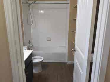 4 BR in Manor