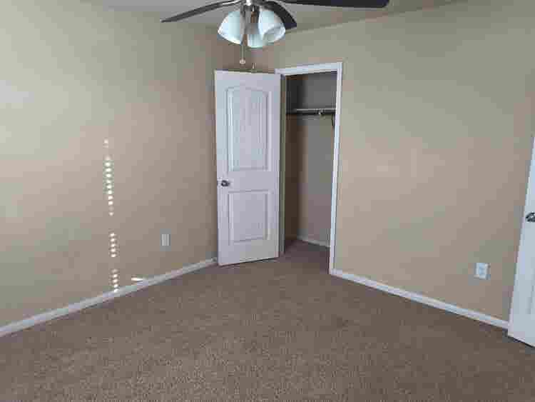 4 BR in Manor