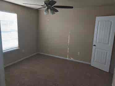 4 BR in Manor