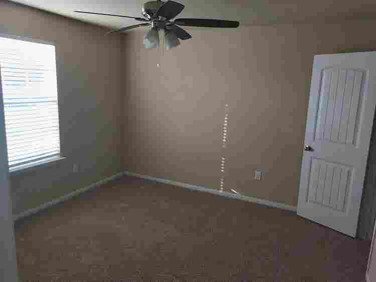 4 BR in Manor