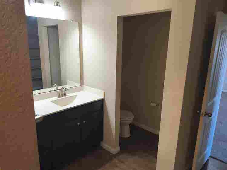 4 BR in Manor