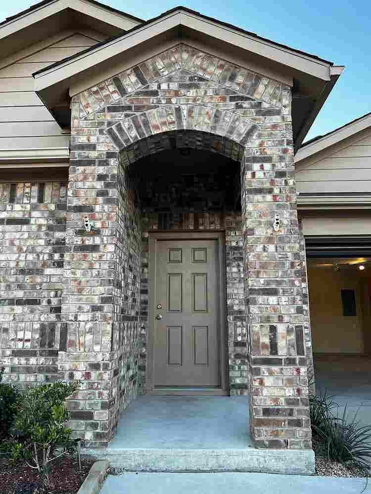 4 BR in Manor