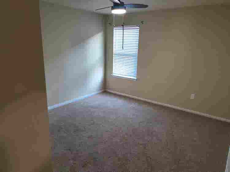 4 BR in Manor
