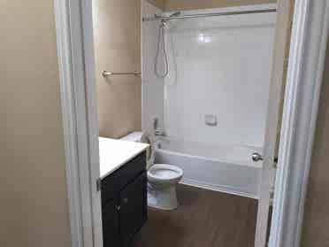 4 BR in Manor