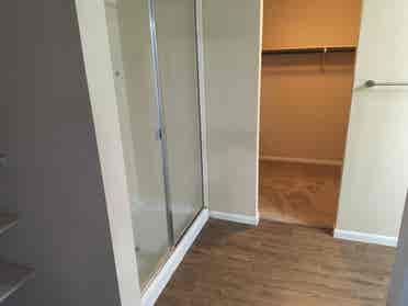 4 BR in Manor