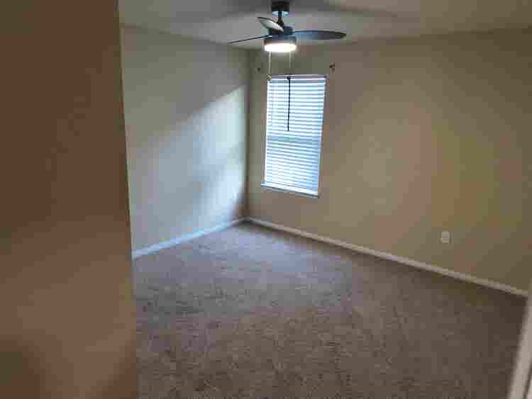 4 BR in Manor