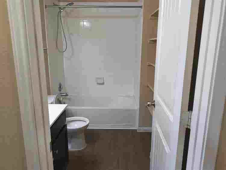 4 BR in Manor