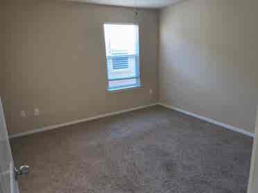4 BR in Manor