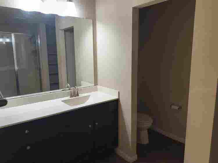 4 BR in Manor